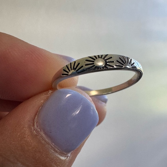 925 Sterling Silver Dainty Sunrise Band Ring - Picture 8 of 10